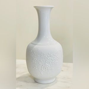 Heinrich Bavaria Germany White Floral Vase